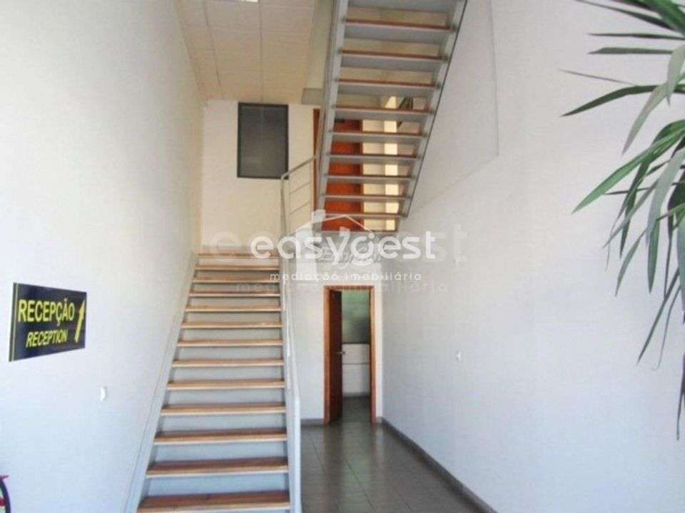 Erhvervsejendom i Alverca do Ribatejo, Lisbon - foto 2