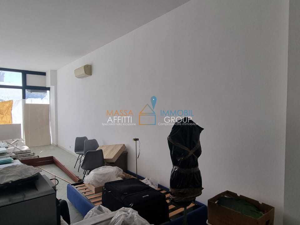 Erhvervsejendom i Carrara, Massa and Carrara - foto 2