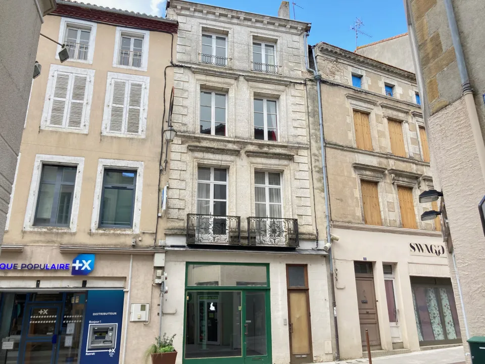 Casa de pueblo en Confolens, Charente - foto 3