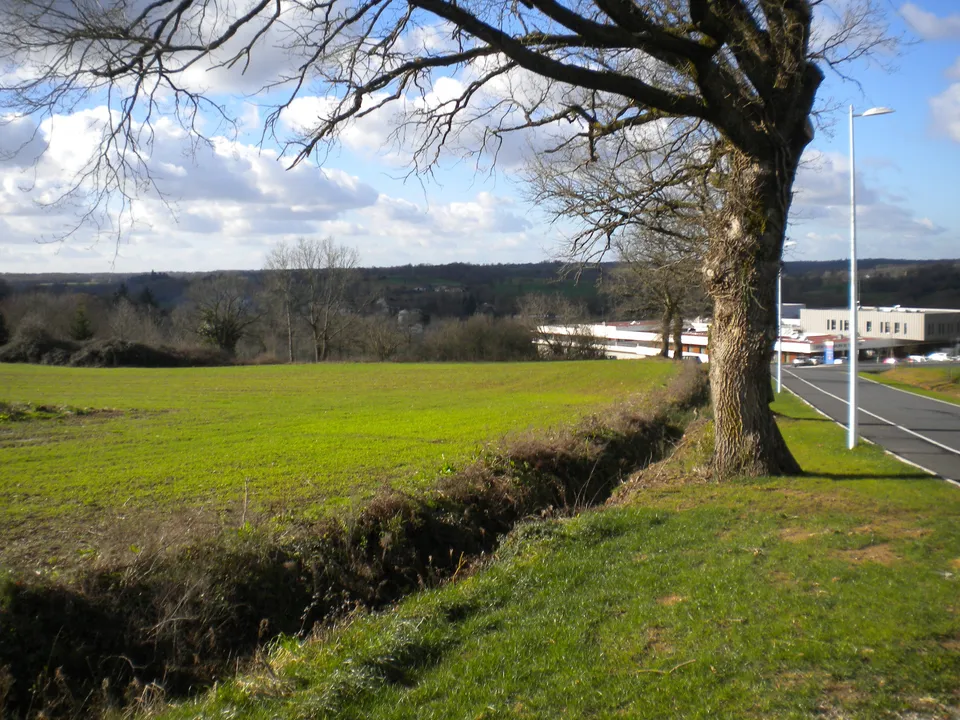 Helårsgrund i Confolens, Charente - foto 3