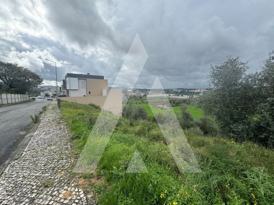 Helårsgrund i Batalha, Leiria - foto 1