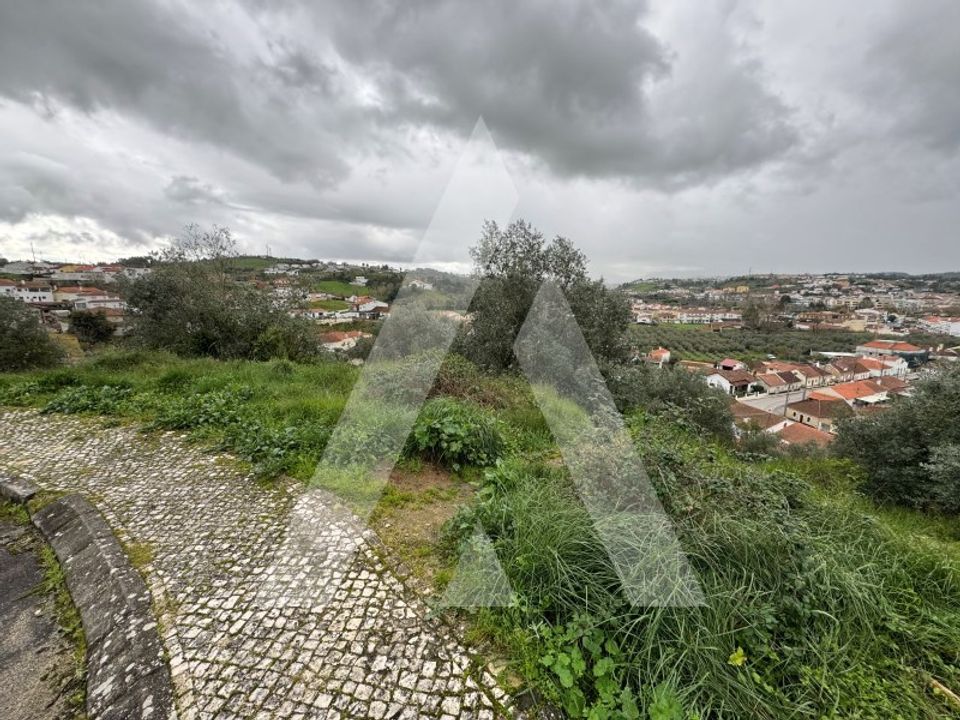 Helårsgrund i Batalha, Leiria - foto 1