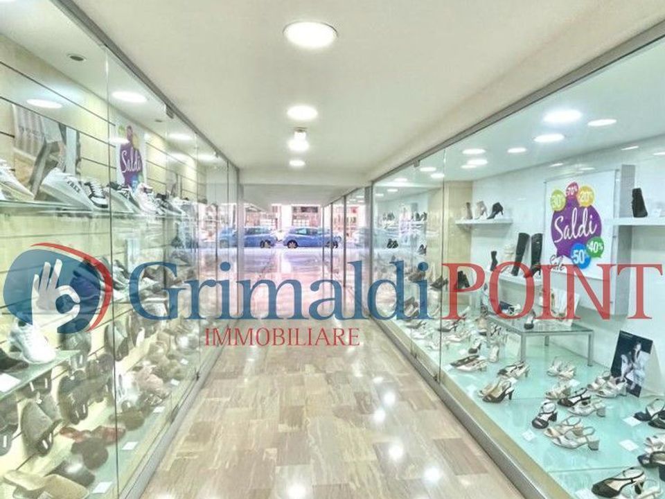 Commercial property in Lecce, Lecce - photo 4