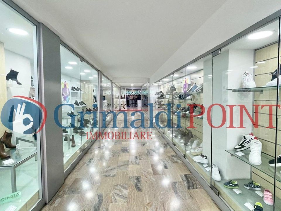 Commercial property in Lecce, Lecce - photo 5