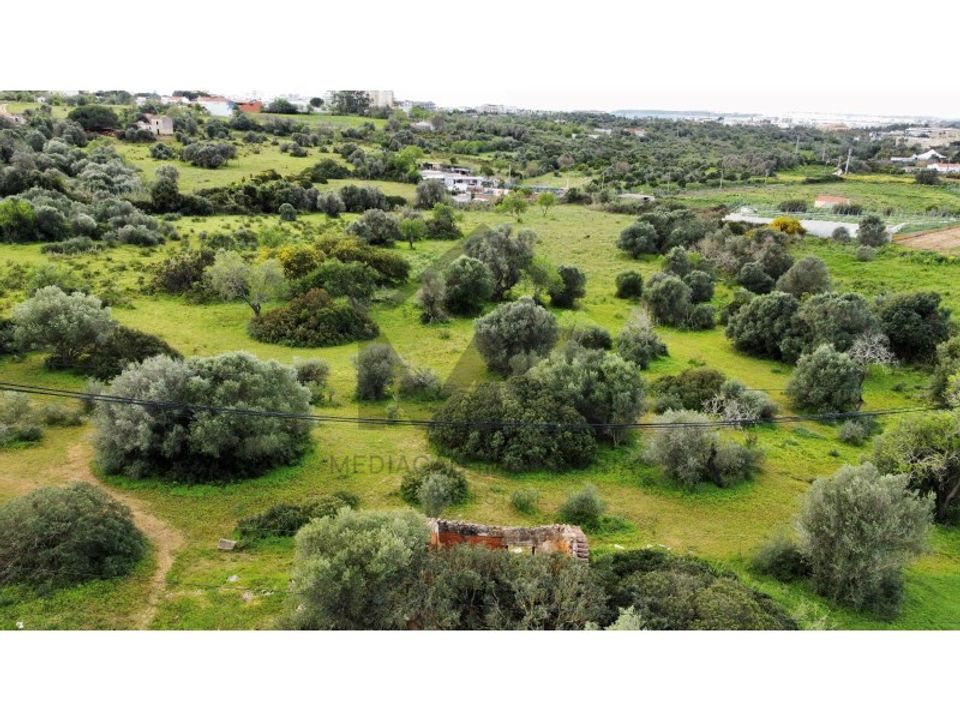 Helårsgrund i Alvor, Faro - foto 1
