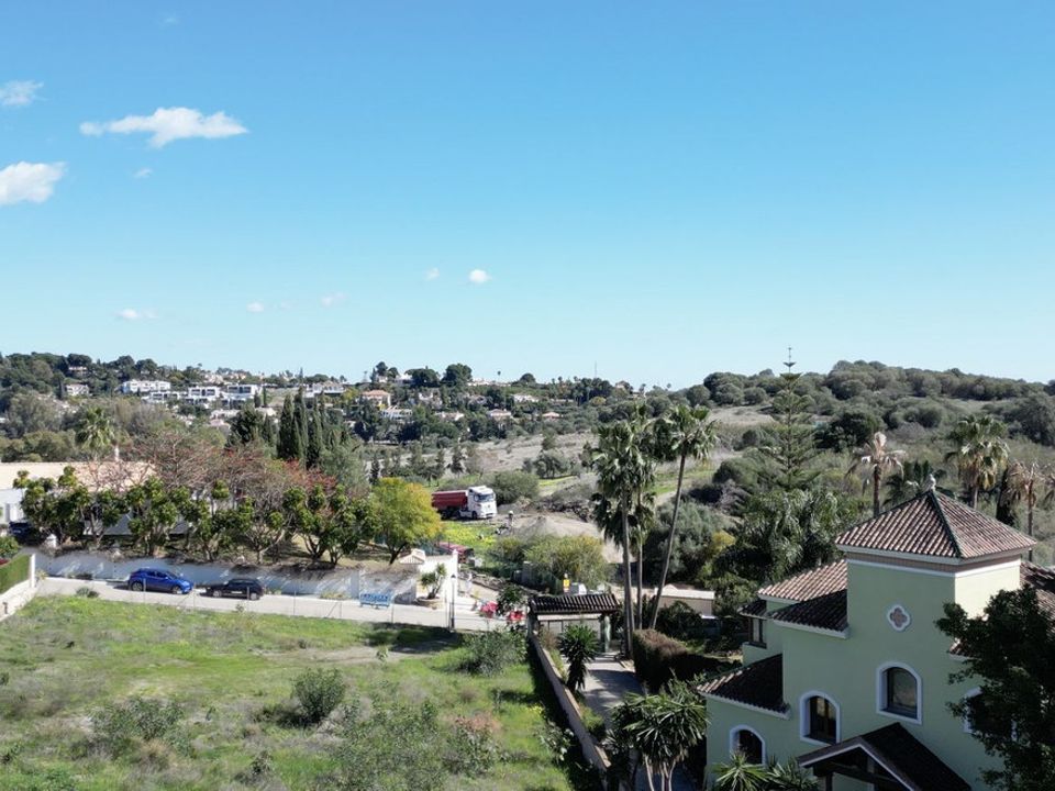 Helårsgrund i El Paraiso, Malaga - foto 3