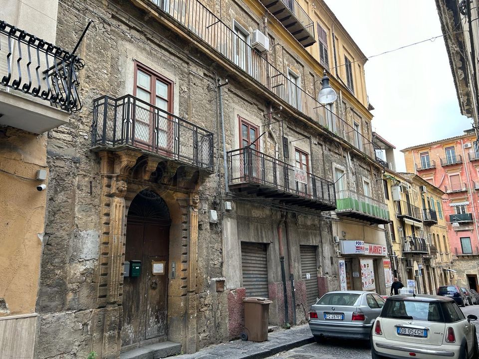 Lejlighed i Caltanissetta, Caltanissetta - foto 1