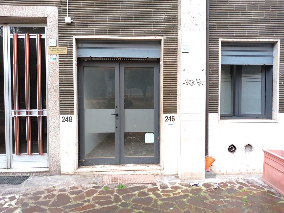 Erhvervsejendom i Avellino city, Avellino - foto 1