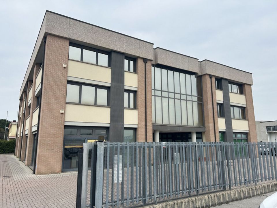 Erhvervsejendom i Mestrino, Padua - foto 1
