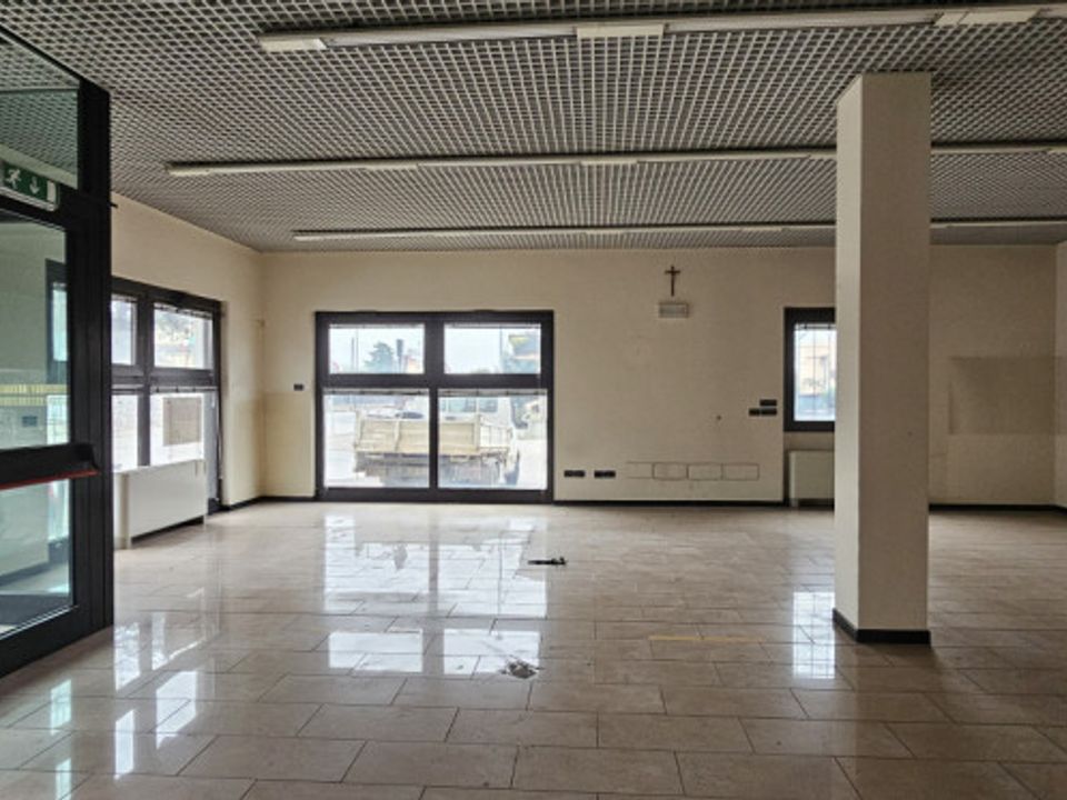 Erhvervsejendom i San Bonifacio, Verona - foto 4