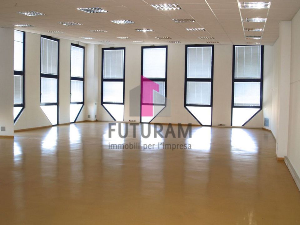 Erhvervsejendom i Torri di Quartesolo, Vicenza - foto 1