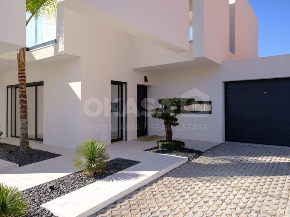 Villa in Almada, Setubal - foto 1