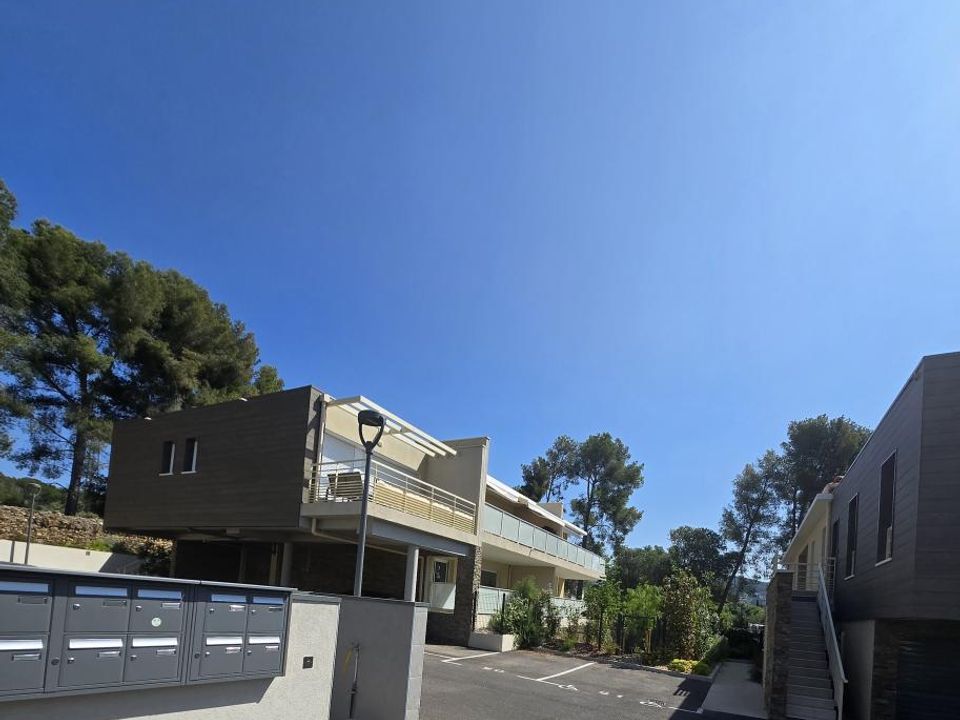 Lejlighed i La Ciotat, Bouches-du-Rhone - foto 3