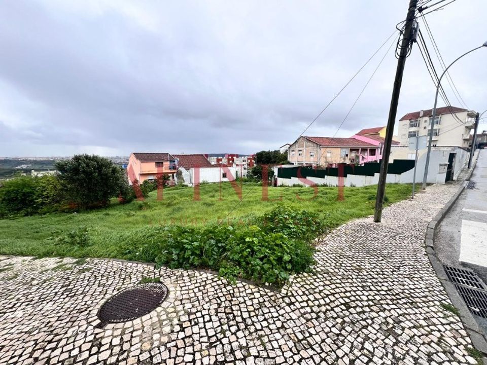 Helårsgrund i Amadora, Lisbon - foto 1