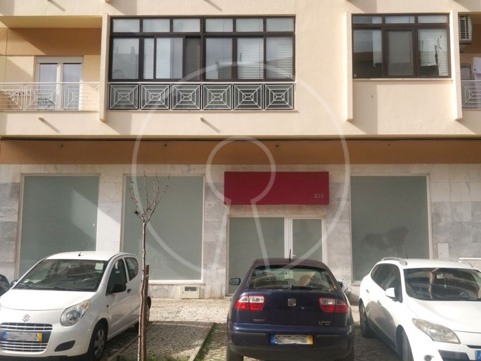 Erhvervsejendom i Barreiro, Setubal - foto 1