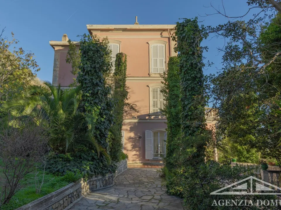 Villa i Ventimiglia, Imperia - foto 1