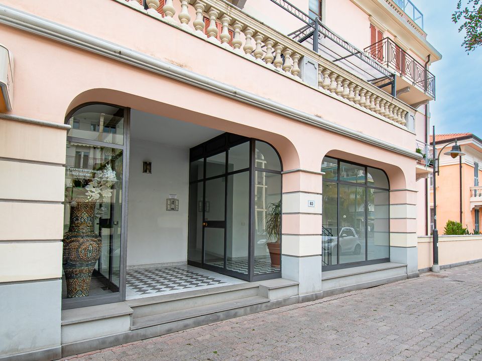 Lejlighed i Ospedaletti, Imperia - foto 1