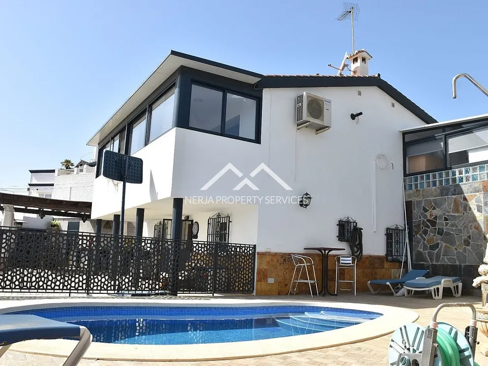 Villa i Nerja, Malaga - foto 1