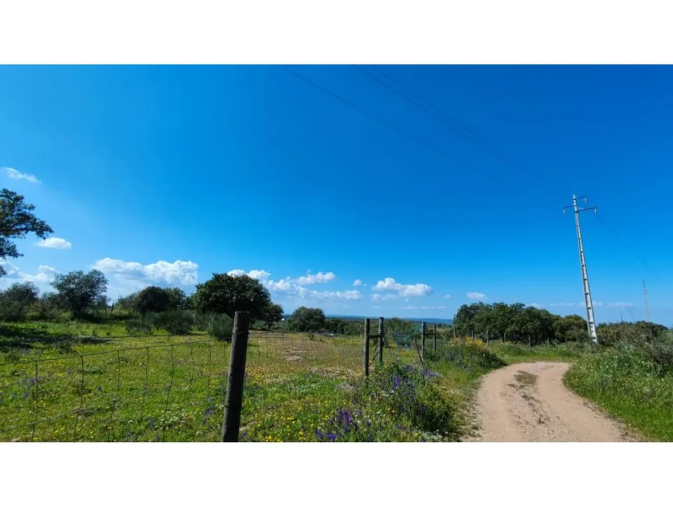Helårsgrund i Moura, Beja - foto 1