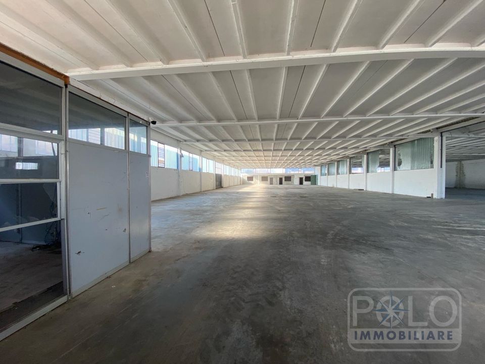 L'establiment comercial a Bubbiano, Milan - foto 2