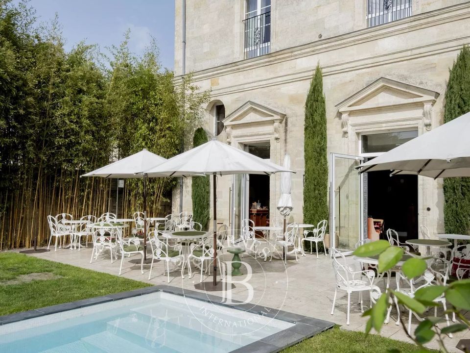 Erhvervsejendom i Le Bouscat, Gironde - foto 1