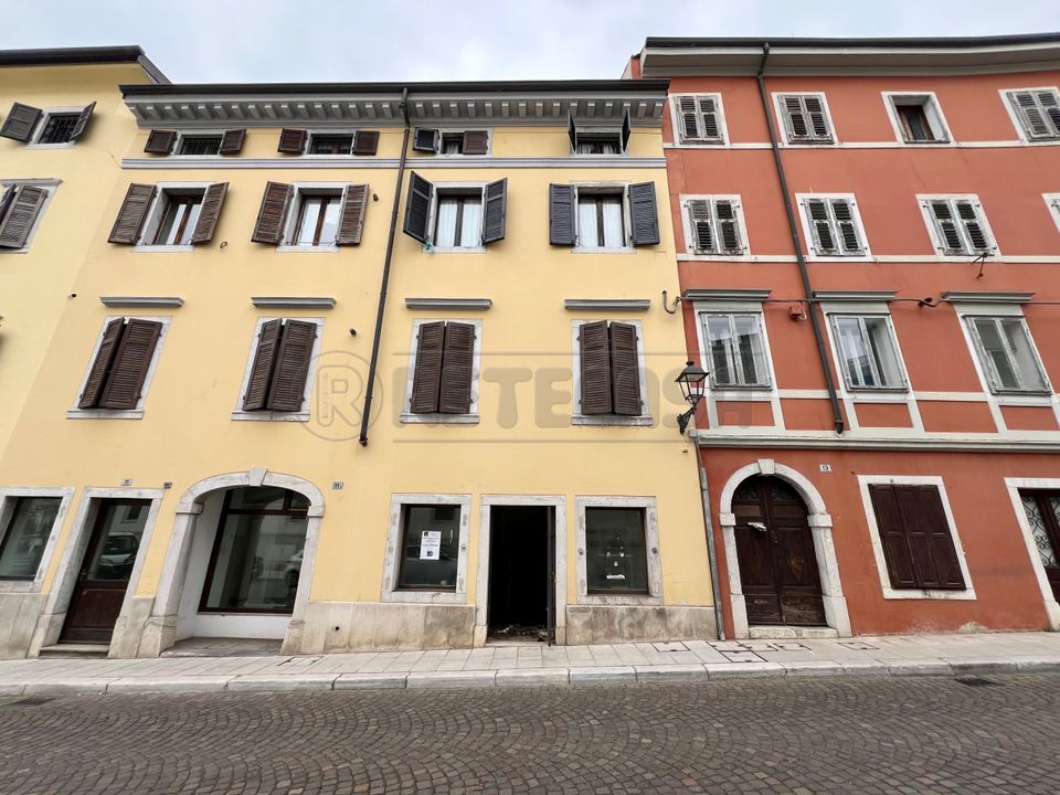 Erhvervsejendom i Gorizia, Gorizia - foto 1
