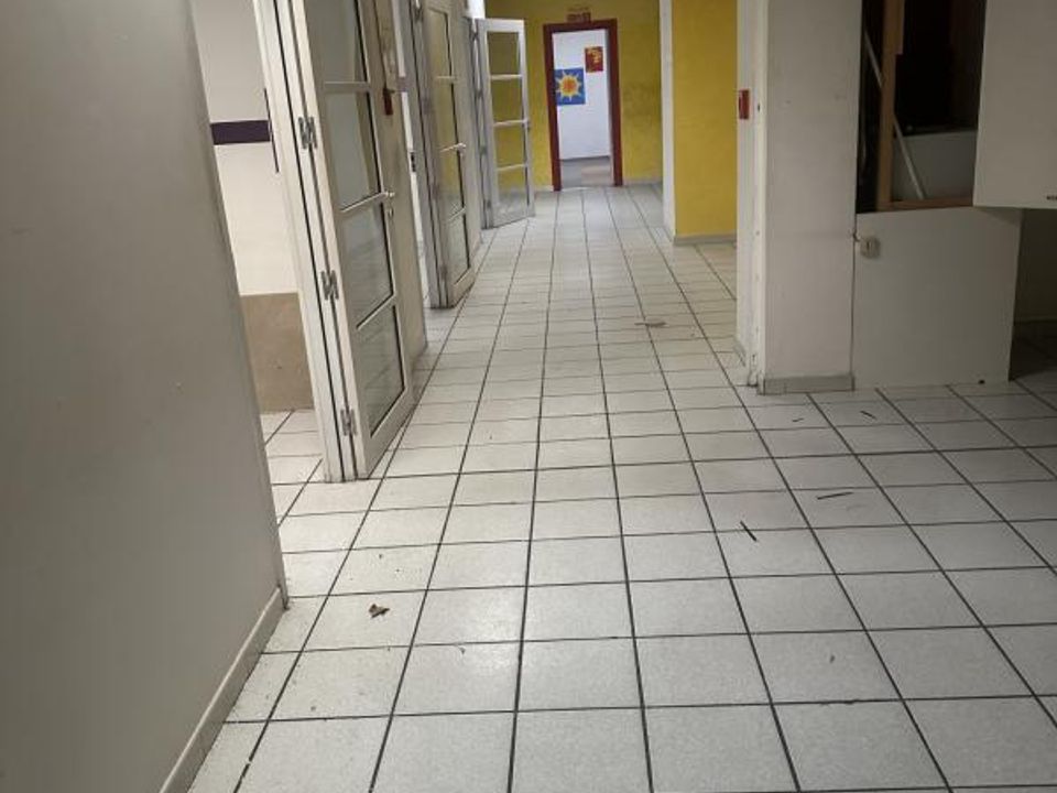 Erhvervsejendom i Alès, Gard - foto 5