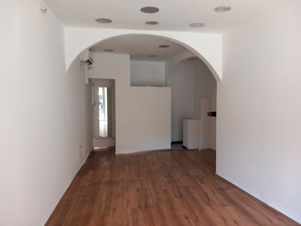 Erhvervsejendom i Sarzana, La Spezia - foto 1