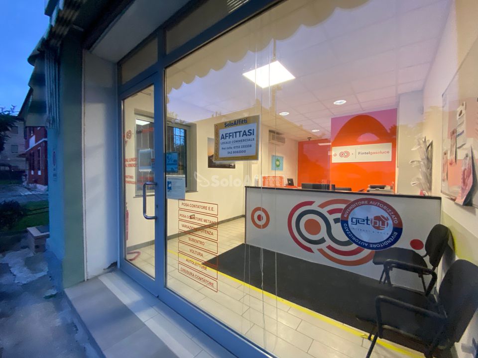 L'establiment comercial a Macerata, Macerata - foto 1