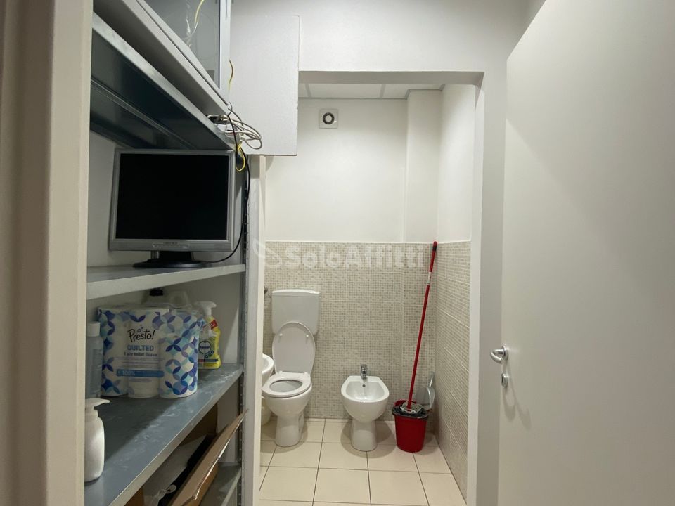 L'establiment comercial a Macerata, Macerata - foto 2