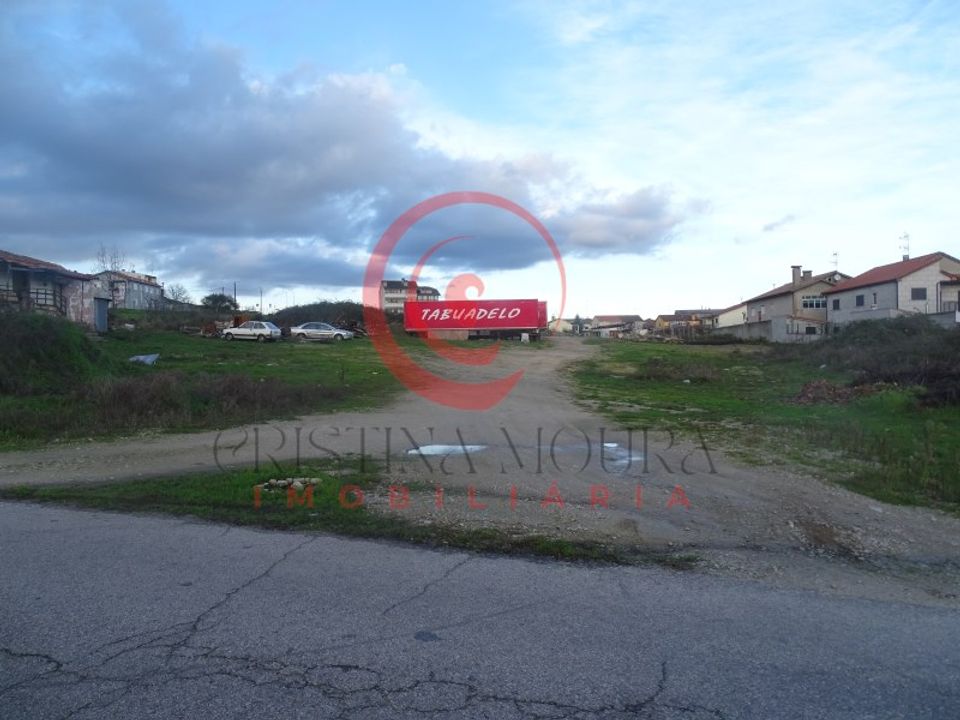 Helårsgrund i Santa Cruz-Trindade e Sanjurge, Vila Real - foto 5