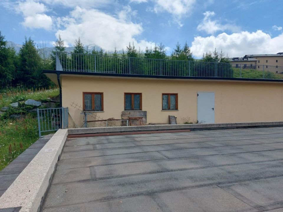 Erhvervsejendom i Campodolcino, Sondrio - foto 1