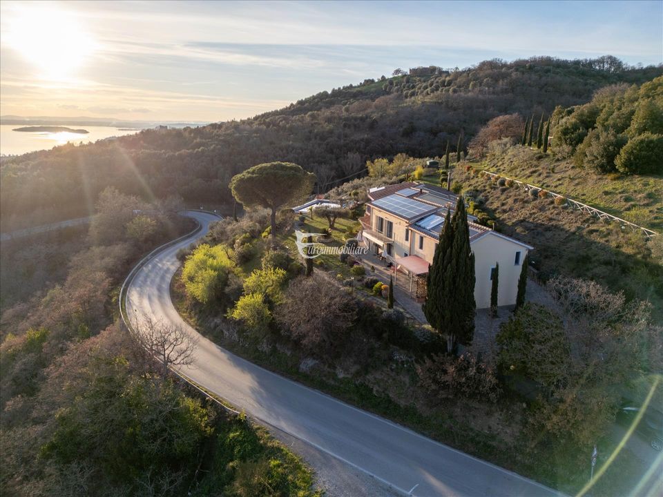 Villa a Passignano Sul Trasimeno, Perugia - foto 1