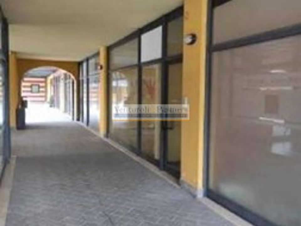 Erhvervsejendom i Rovato, Brescia - foto 1