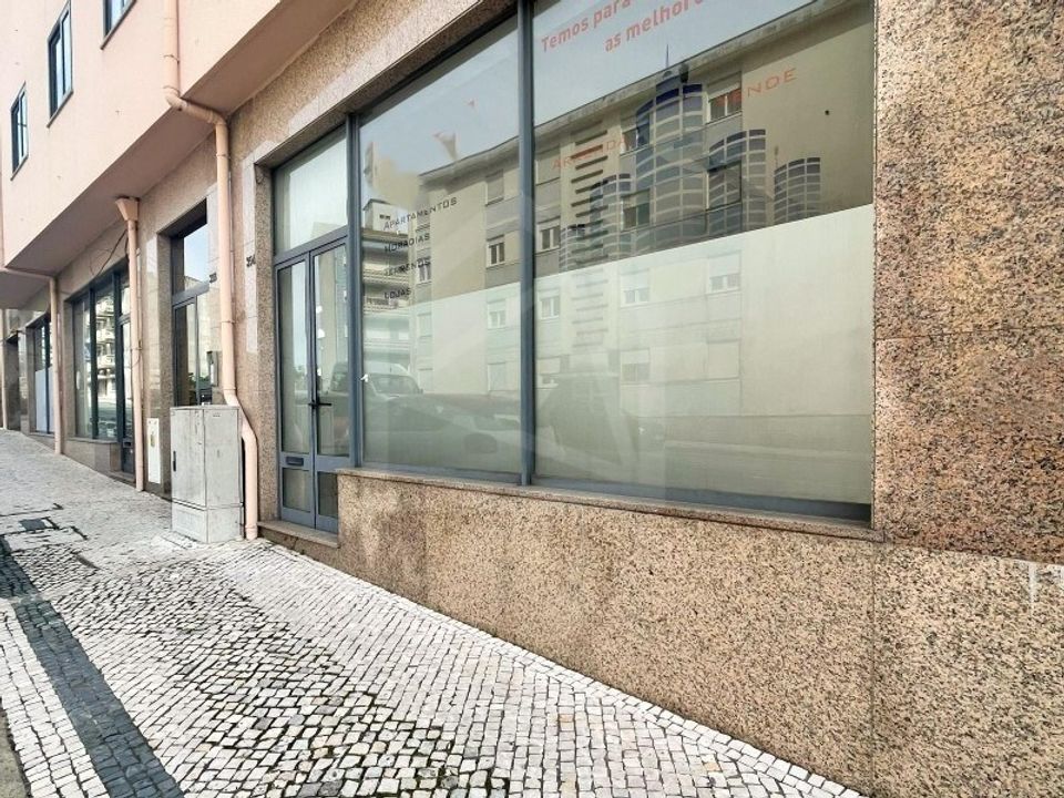 Erhvervsejendom i Sao Joao da Madeira, Aveiro - foto 1