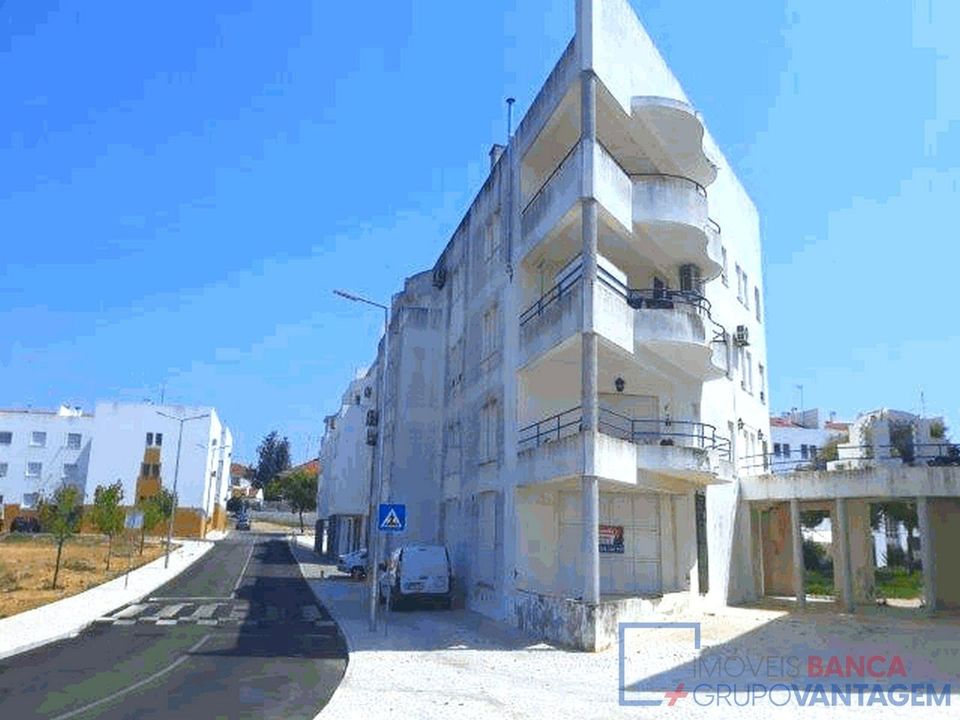 Erhvervsejendom i Estremoz, Evora - foto 1
