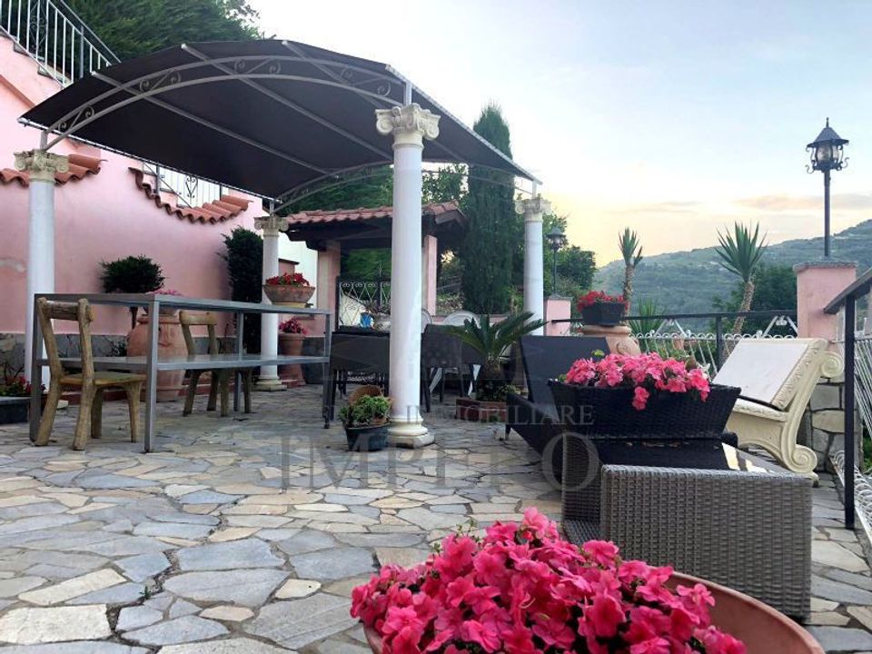 Villa i Ventimiglia, Imperia - foto 1