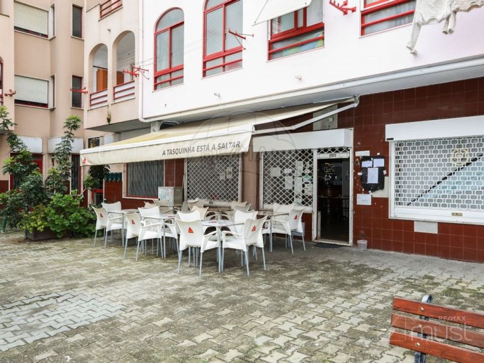 Erhvervsejendom i Corroios, Setubal - foto 1