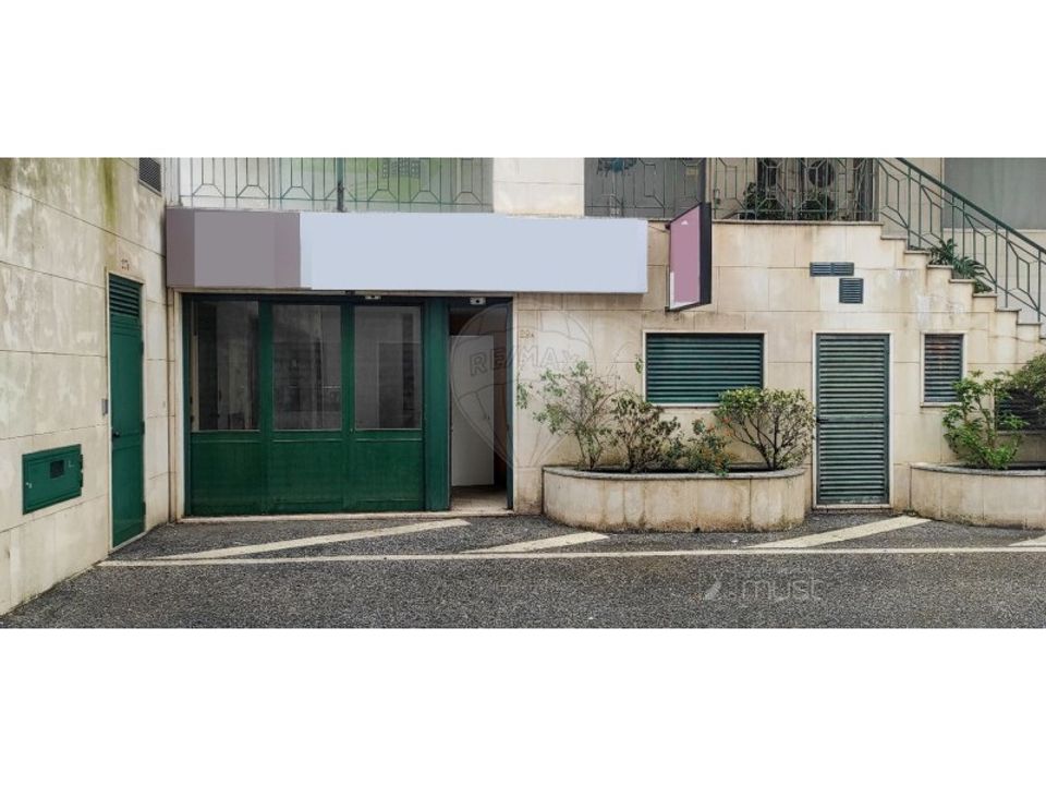 Erhvervsejendom i Belas, Lisbon - foto 1