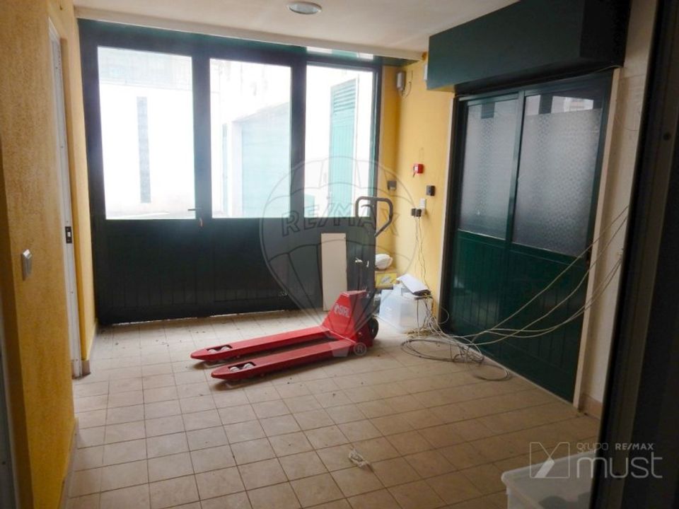 Erhvervsejendom i Belas, Lisbon - foto 2
