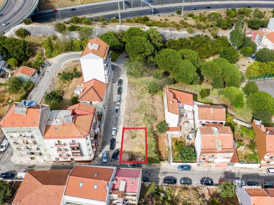 Helårsgrund i Amadora, Lisbon - foto 1