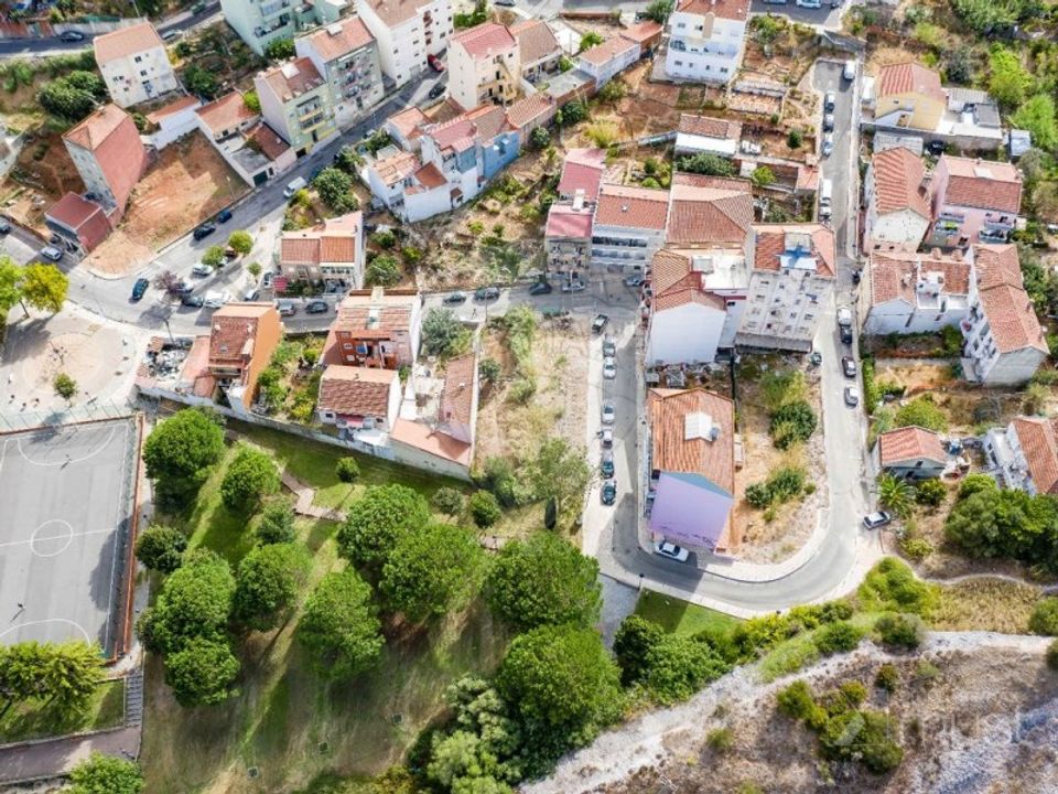 Helårsgrund i Amadora, Lisbon - foto 2