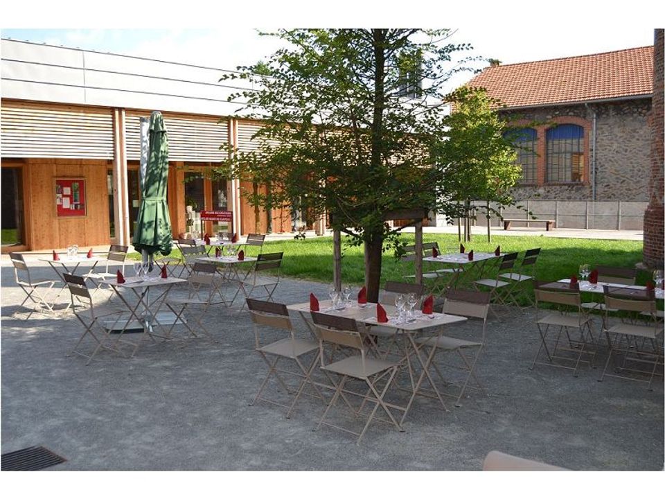 Erhvervsejendom i Chazelles-sur-Lyon, Loire - foto 3
