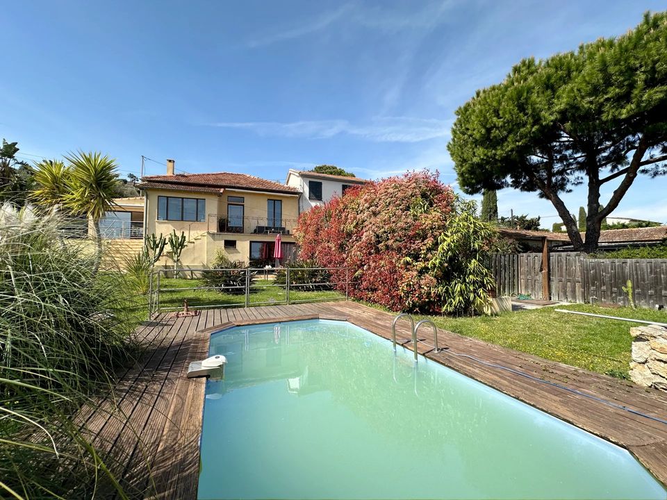 Villa i Vallauris, Alpes-Maritimes - foto 1