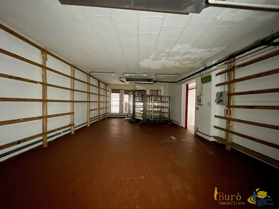 Erhvervsejendom i Tizzano Val Parma, Parma - foto 5