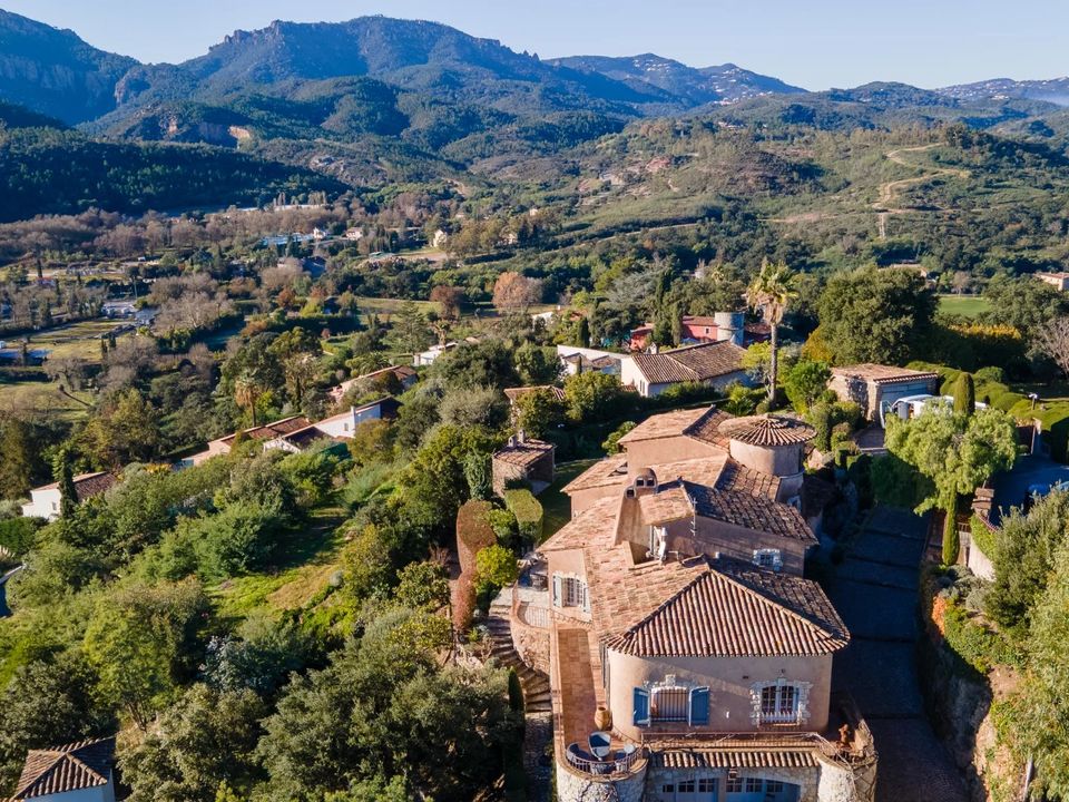 Villa i Mandelieu-la-Napoule, Alpes-Maritimes - bilde 2