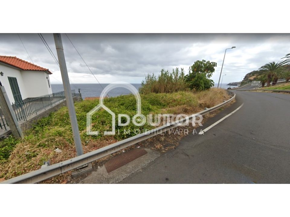 Helårsgrund i Santa Cruz, Madeira - foto 1