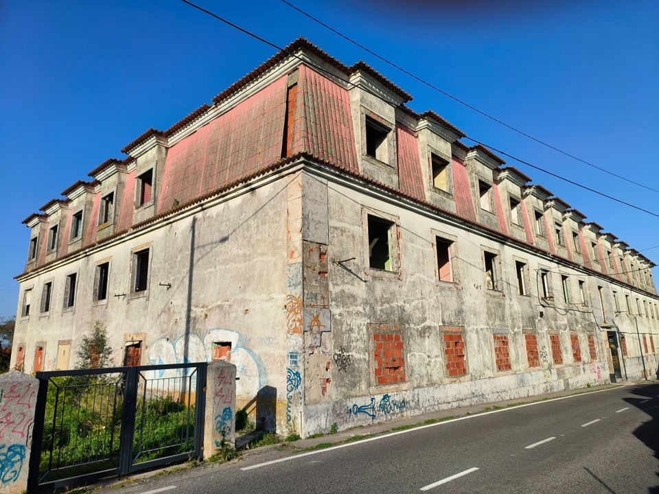 Erhvervsejendom i Camarate, Lisbon - foto 1