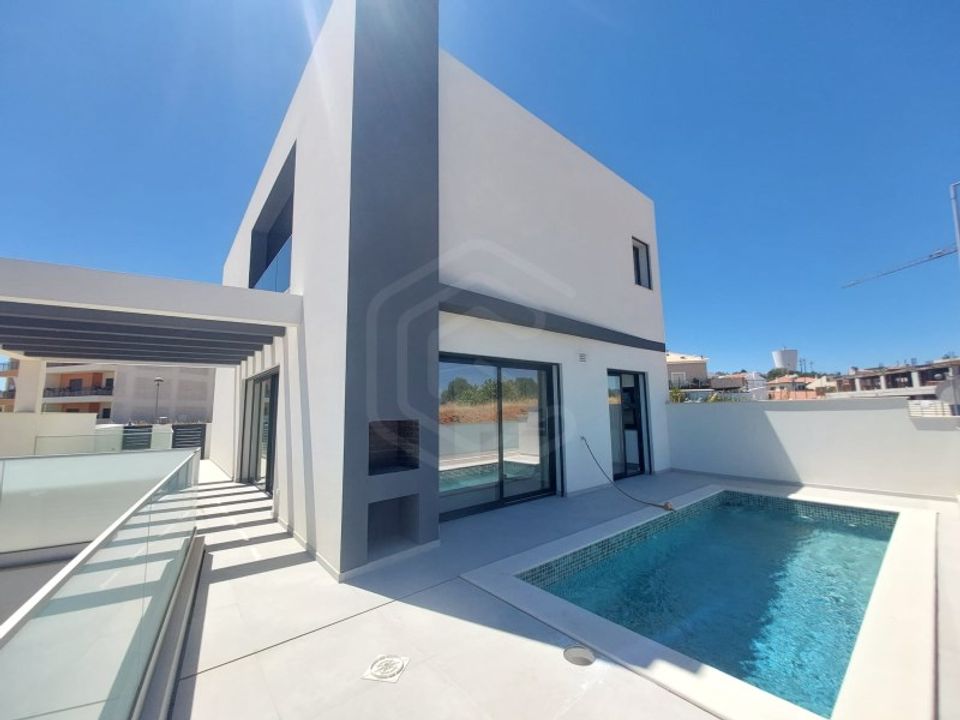 Villa i Mexilhoeira Grande, Faro - foto 1