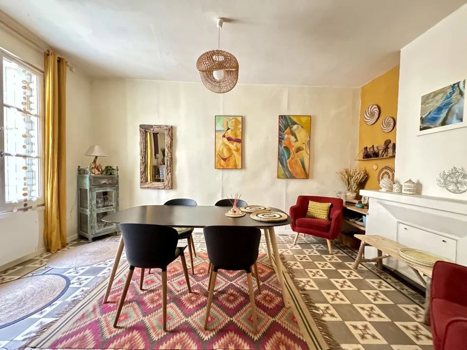 Casa de pueblo en Arles, Bouches-du-Rhone - foto 1
